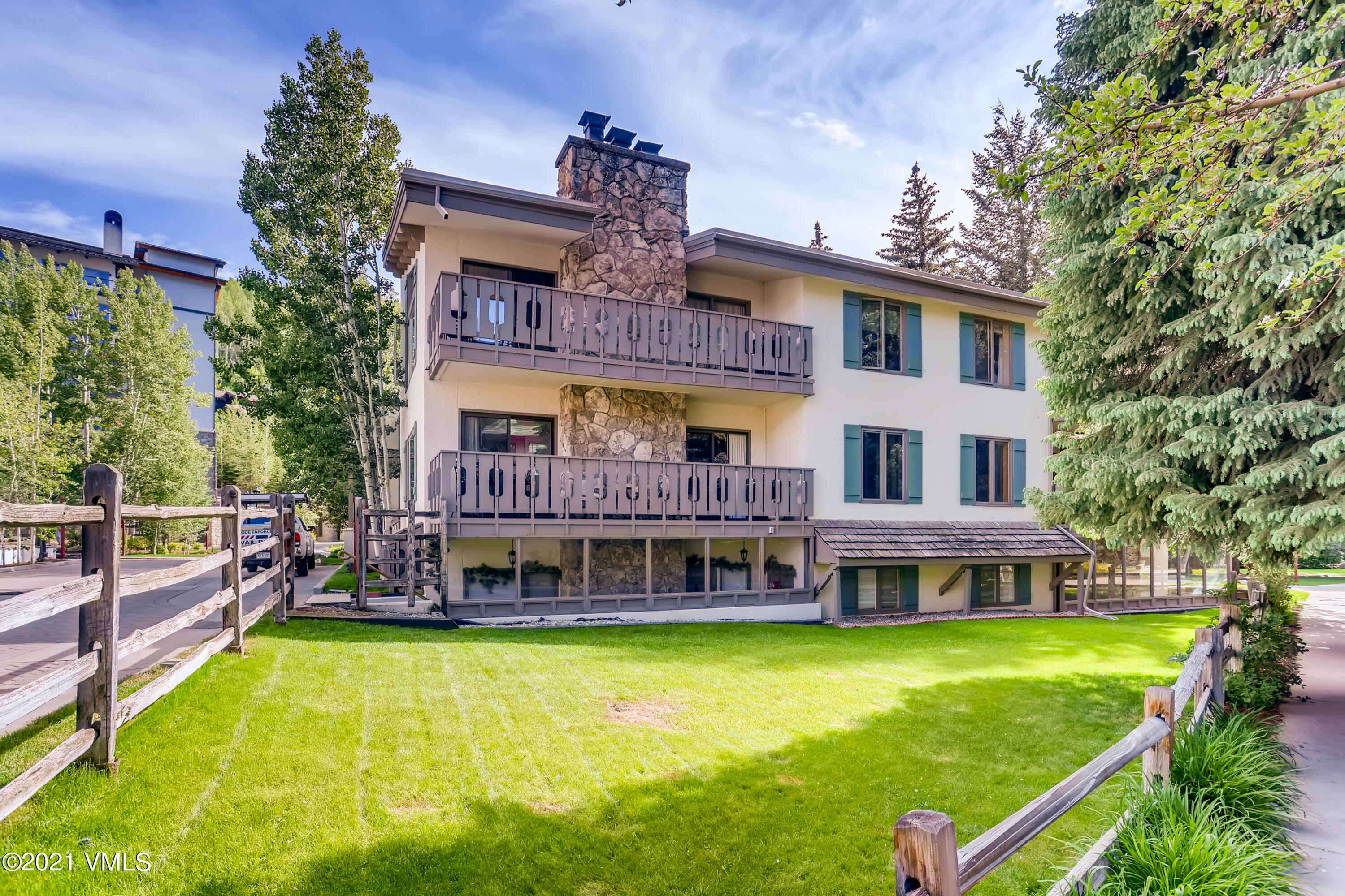 133 Willow Bridge Road, Unit 625 Vail, CO 81657 - Photo 26 of 26 a view of a building with a swimming pool