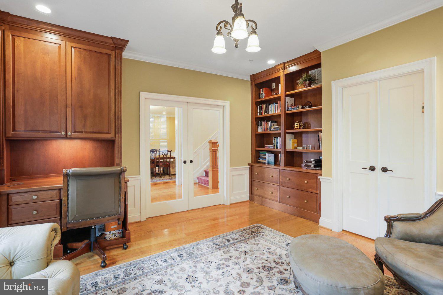 11736 Gainsborough Road Potomac, MD 20854 - Photo 25 of 100 Office/Living Room/Library