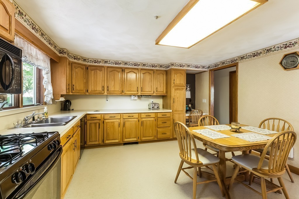 80 Gordon Road Braintree, MA 02184 - Photo 12 of 29 Gallery Image 12