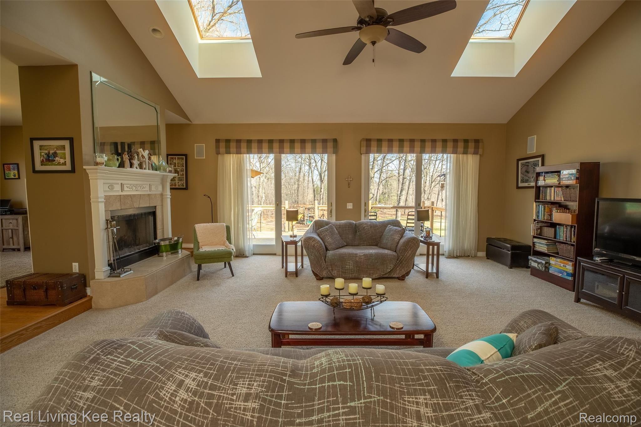 3648 Gregory Road Lake Orion, MI 48359 - Photo 11 of 68 3648 Gregory-16.jpg