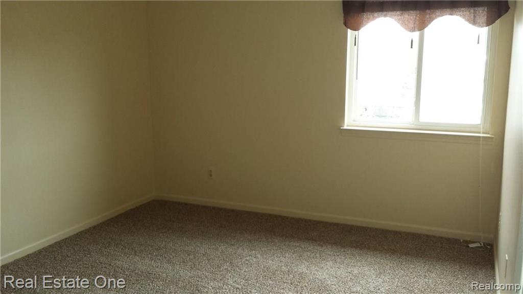 15062 Riverside Drive Sterling Heights, MI 48313 - Photo 10 of 15