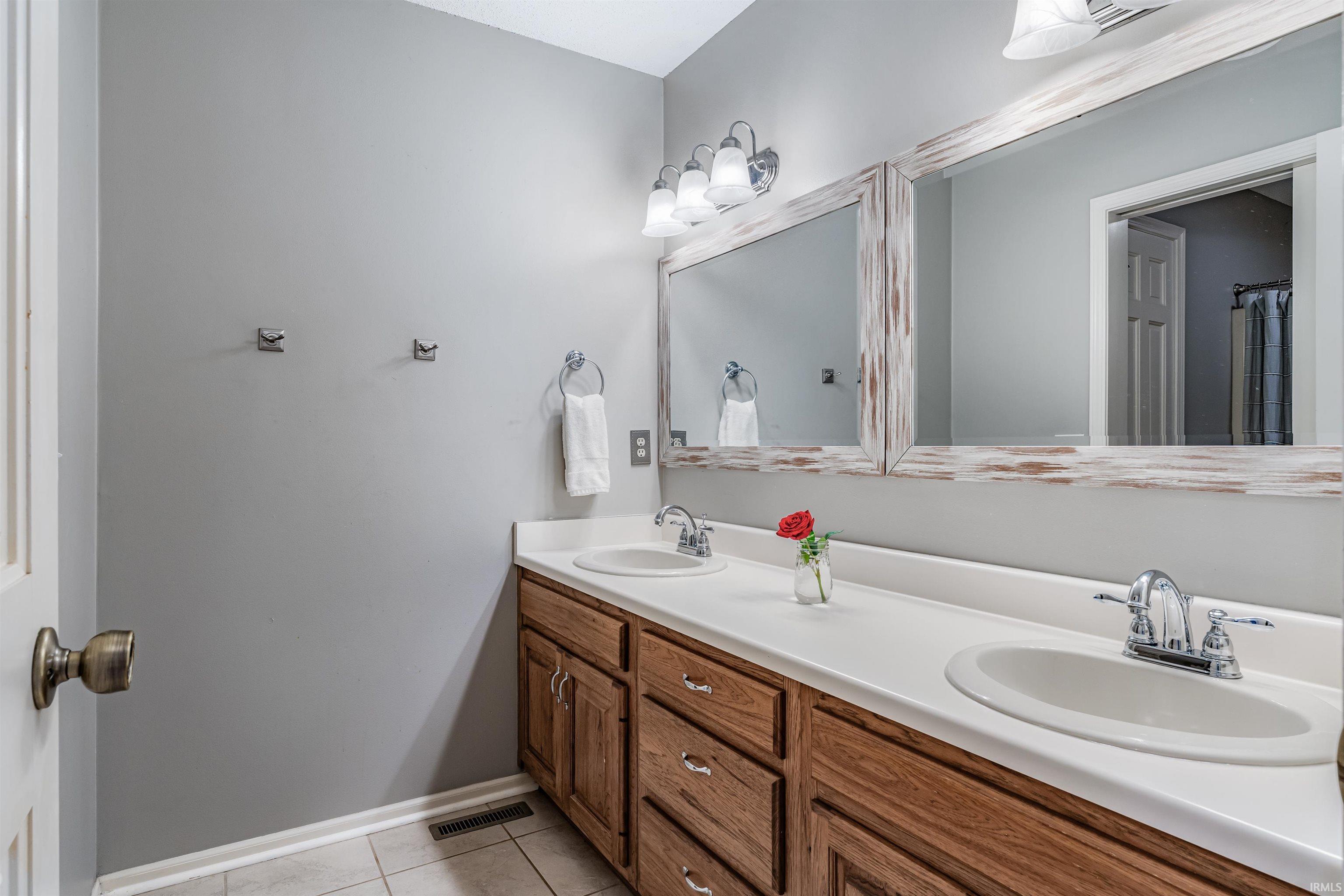 2010 Grey Birch Road Fort Wayne, IN 46814 - Photo 27 of 36 Gallery Image 27