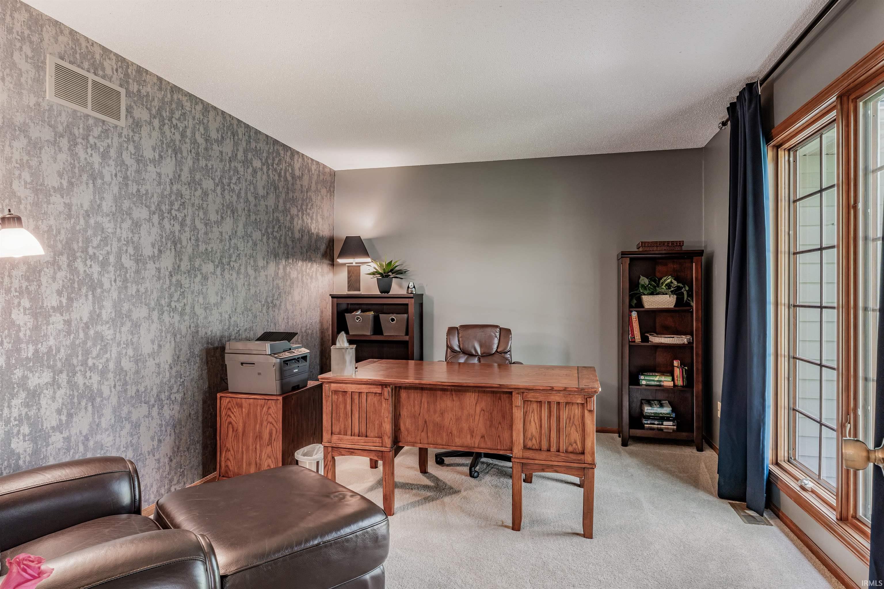 2010 Grey Birch Road Fort Wayne, IN 46814 - Photo 6 of 36 Gallery Image 6