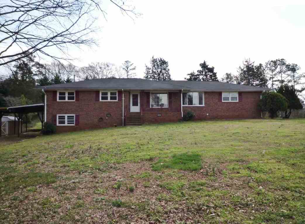 304 Edgewater Drive Anderson, SC 29626 - Photo 3 of 27 Gallery Image 3