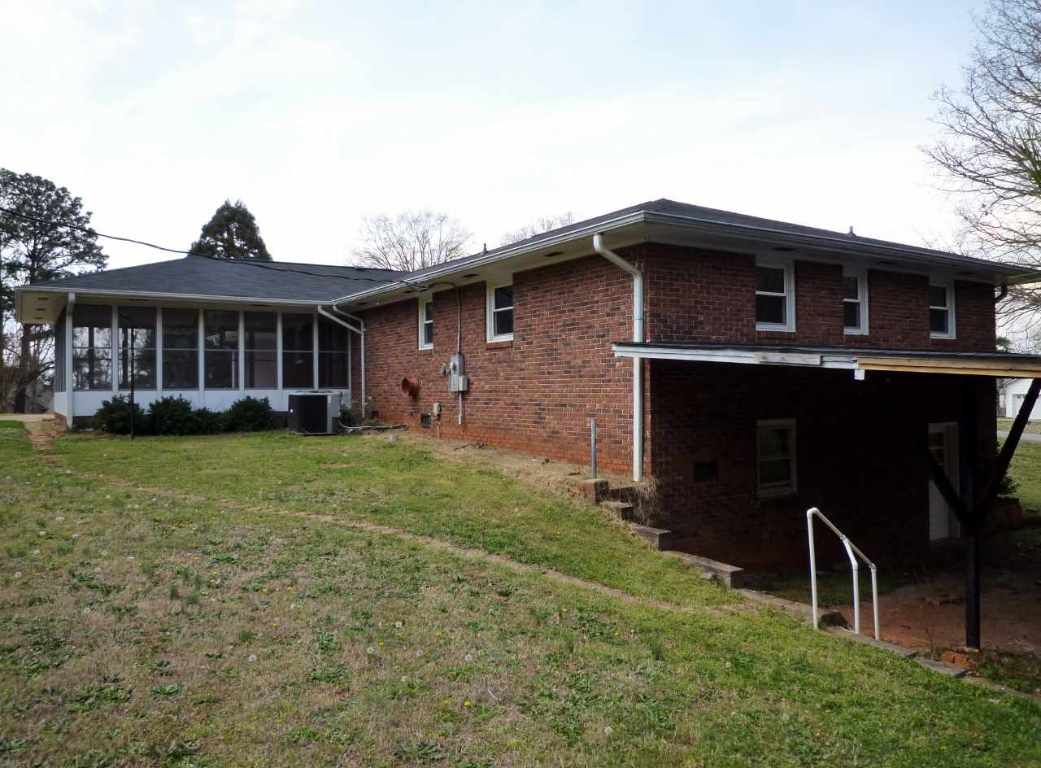 304 Edgewater Drive Anderson, SC 29626 - Photo 9 of 27 Gallery Image 9