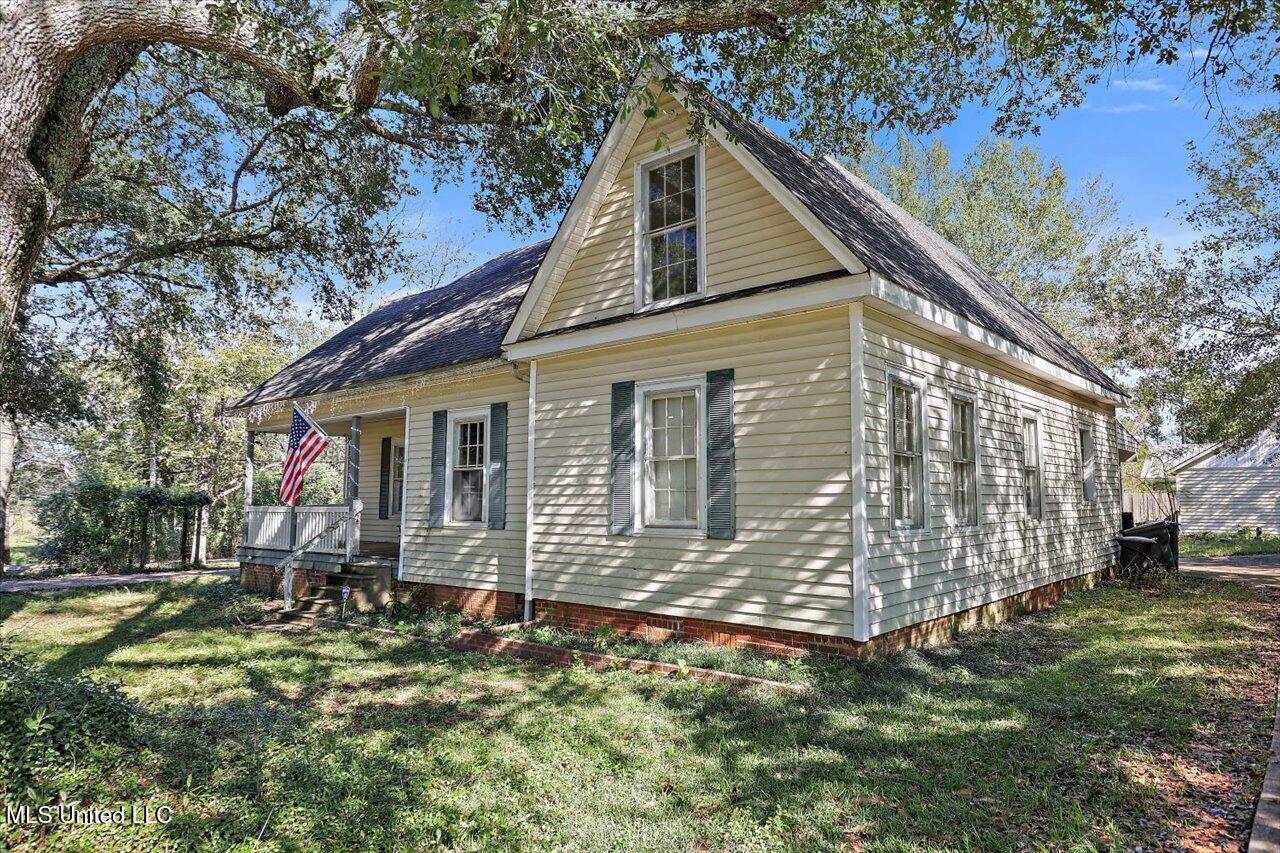 906 North Bennett Street Crystal Springs, MS 39059 - Photo 2 of 35 02-906 N Bennett St