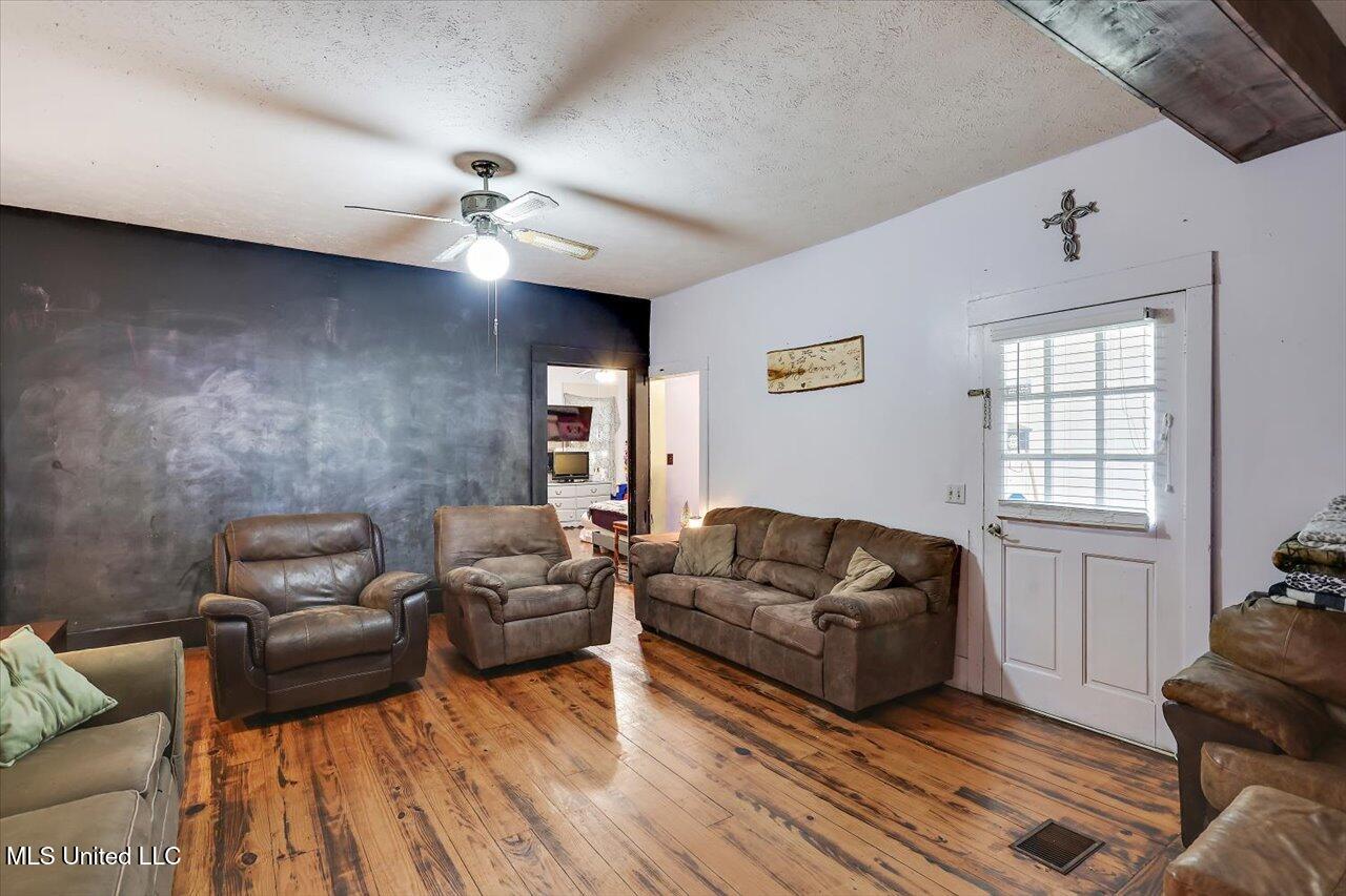 906 North Bennett Street Crystal Springs, MS 39059 - Photo 9 of 35 09-906 N Bennett St