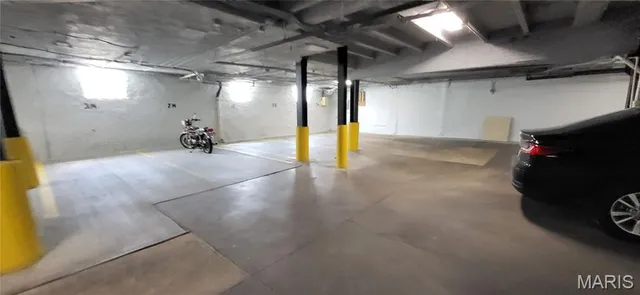 $254,999 | 7570 Byron Place, Unit 1E, Clayton, MO 63105