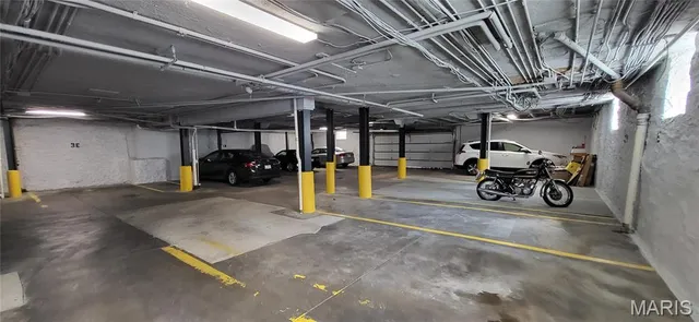 $254,999 | 7570 Byron Place, Unit 1E, Clayton, MO 63105