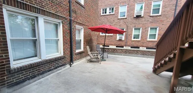 $254,999 | 7570 Byron Place, Unit 1E, Clayton, MO 63105