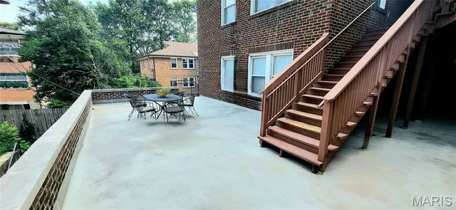 $254,999 | 7570 Byron Place, Unit 1E, Clayton, MO 63105