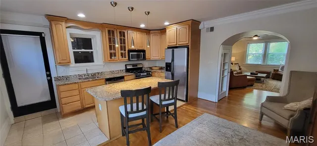 $254,999 | 7570 Byron Place, Unit 1E, Clayton, MO 63105