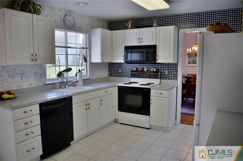 792 A Pompton Road Monroe Township, NJ 08831 - Photo 5 of 16 Gallery Image 5