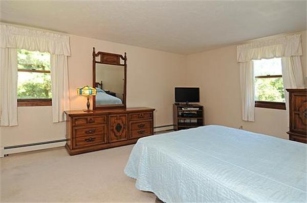 29 Mary Chilton Road Needham, MA 02492 - Photo 12 of 21