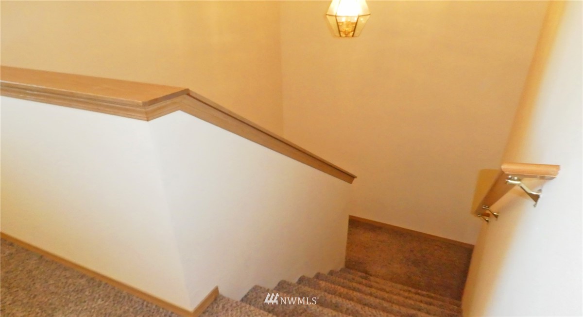 2513 Hidden Springs Loop Southeast Lacey, WA 98503 - Photo 21 of 40 a view of small space