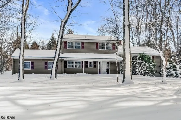 $825,000 | 5 Forest Drive, Stirling, NJ 07980