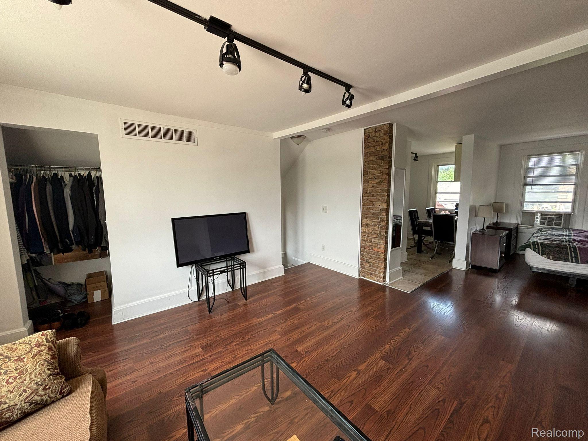 11429 East Eight Mile Road Warren, MI 48089 - Photo 14 of 34 Gallery Image 14