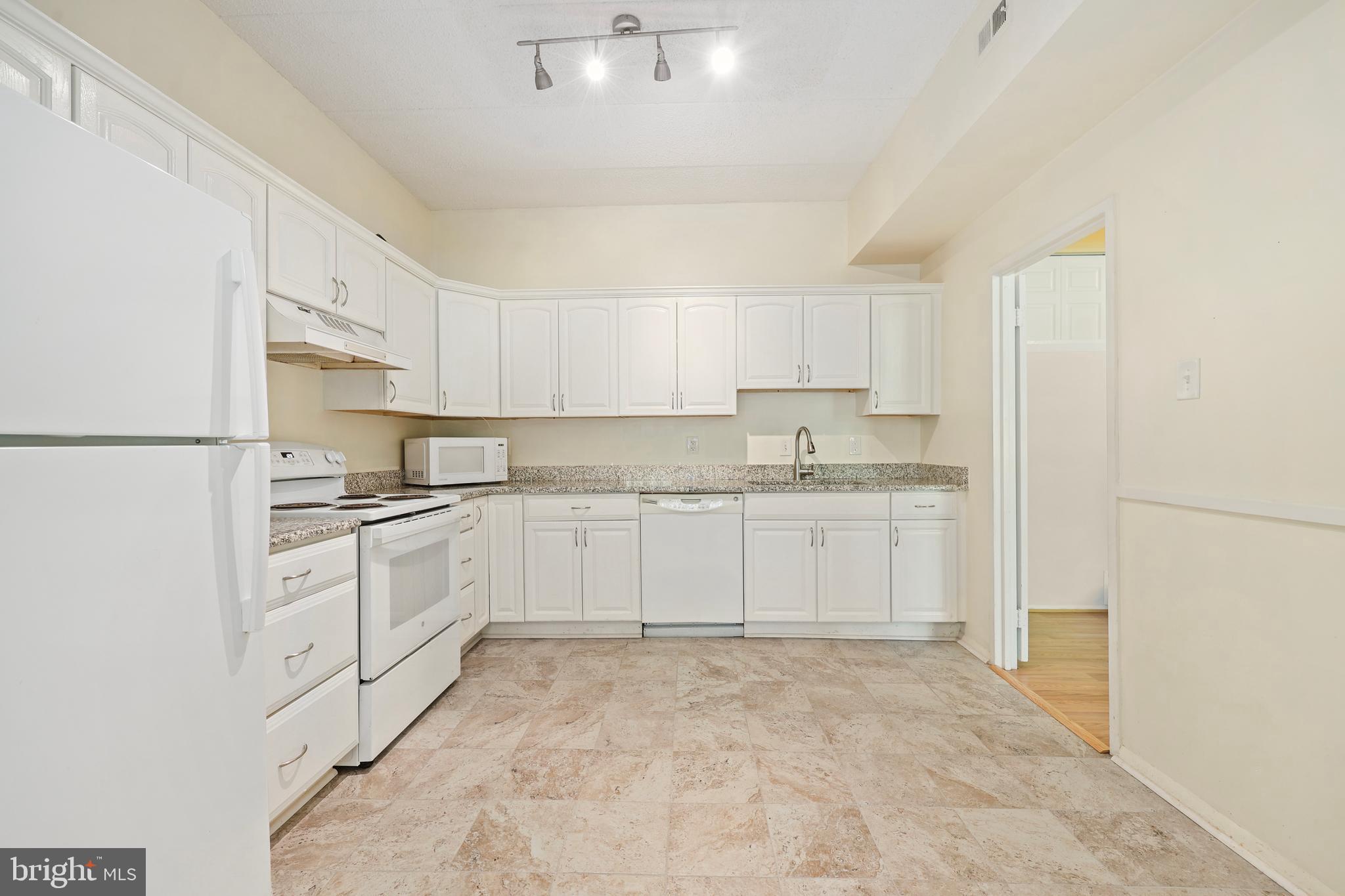 2116 Green Watch Way, Unit 10/201D Reston, VA 20191 - Photo 10 of 32