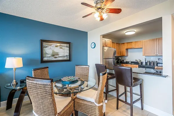 $2,100 | 1830 Embassy Drive, Unit 409, West Palm Beach, FL 33401