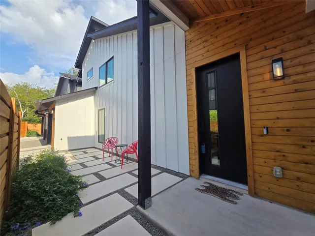 $699,900 | 5303 Grover Avenue, Unit 2, Austin, TX 78756