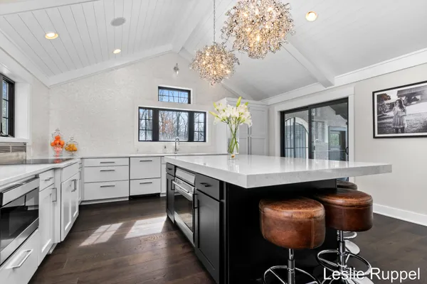 $1,345,000 | 353 Riders Trail Northeast, Ada, MI 49301