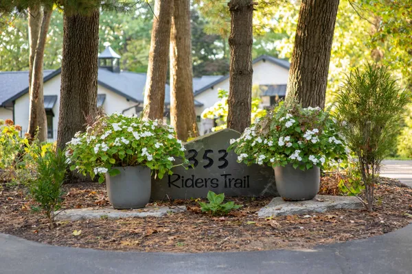 $1,345,000 | 353 Riders Trail Northeast, Ada, MI 49301