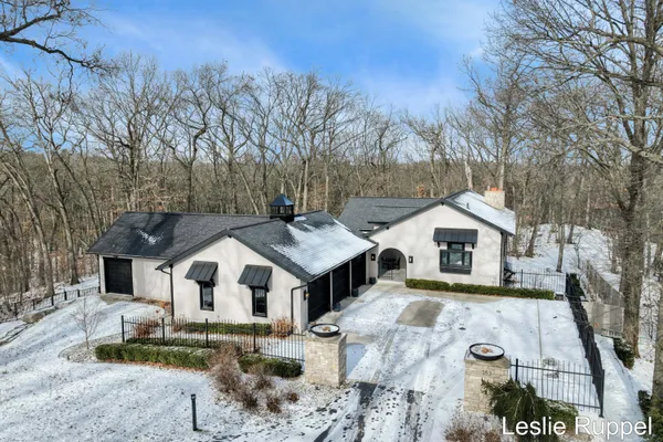 $1,345,000 | 353 Riders Trail Northeast, Ada, MI 49301
