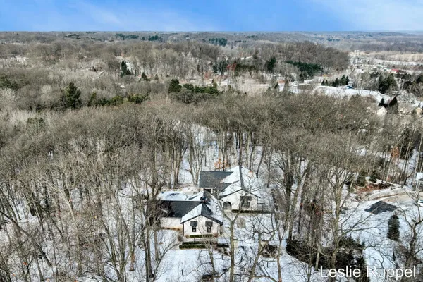 $1,345,000 | 353 Riders Trail Northeast, Ada, MI 49301