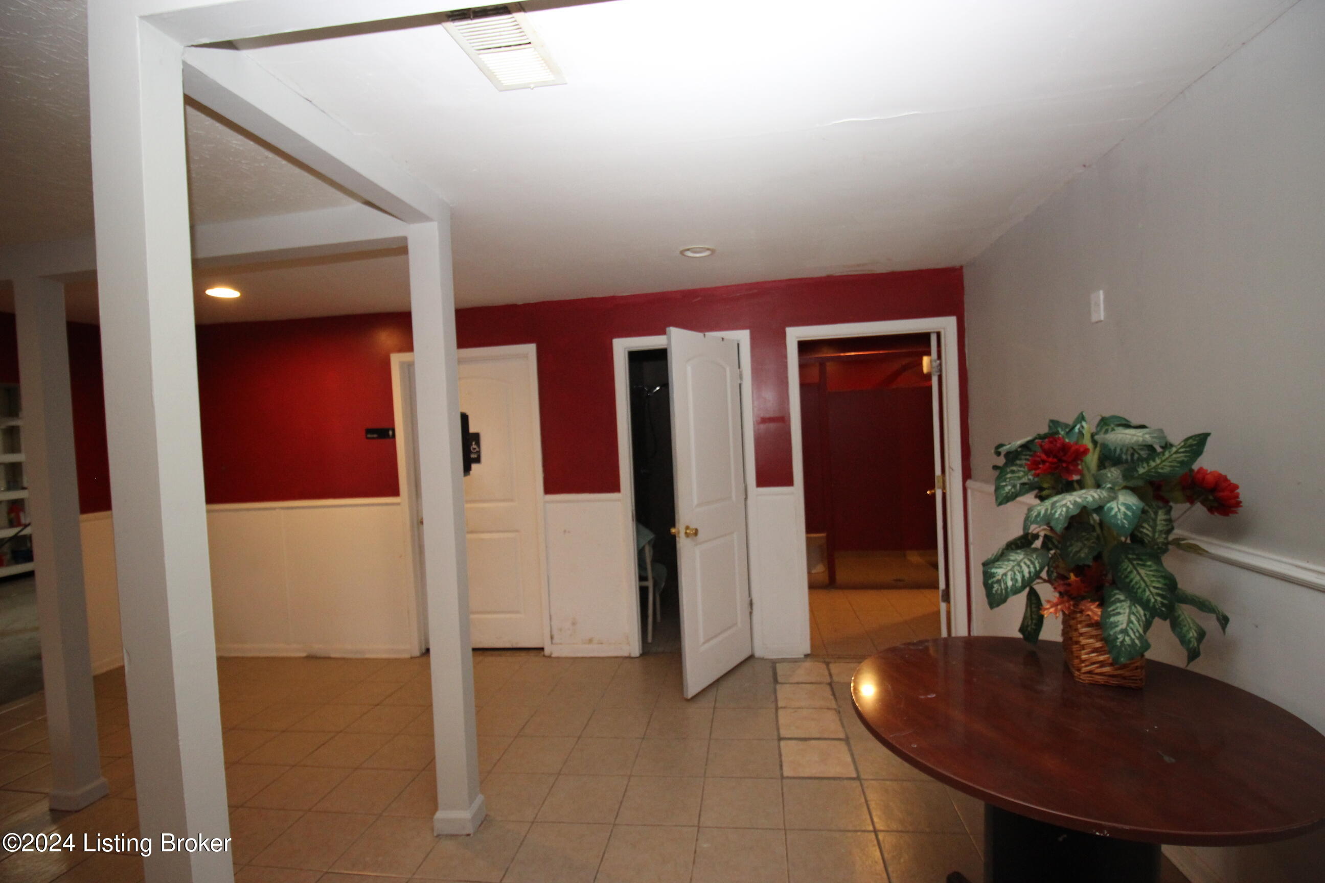 7208 Whipple Road Louisville, KY 40272 - Photo 12 of 13 IMG_1831