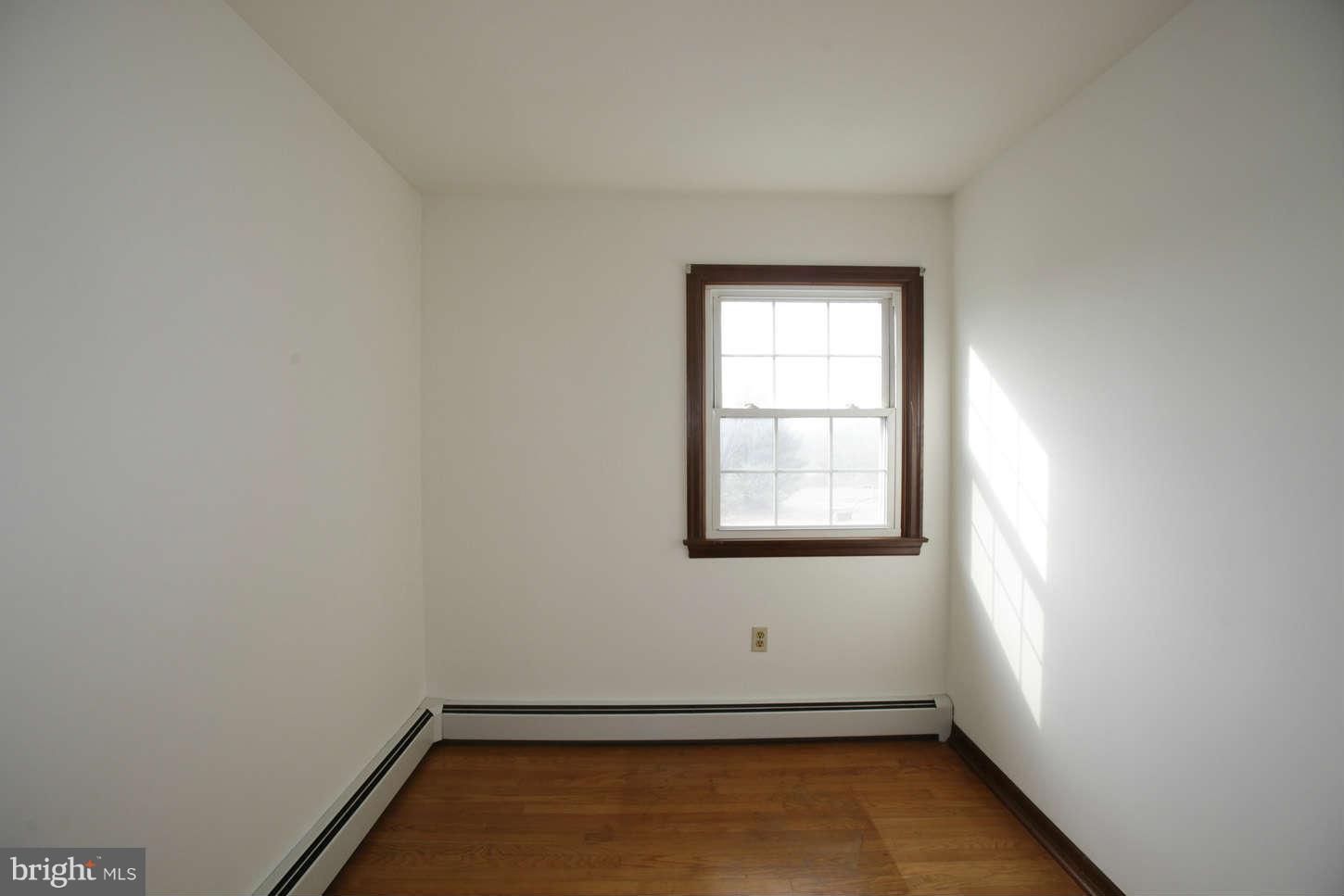 5257 Wentz Road Manchester, MD 21102 - Photo 18 of 23 Den