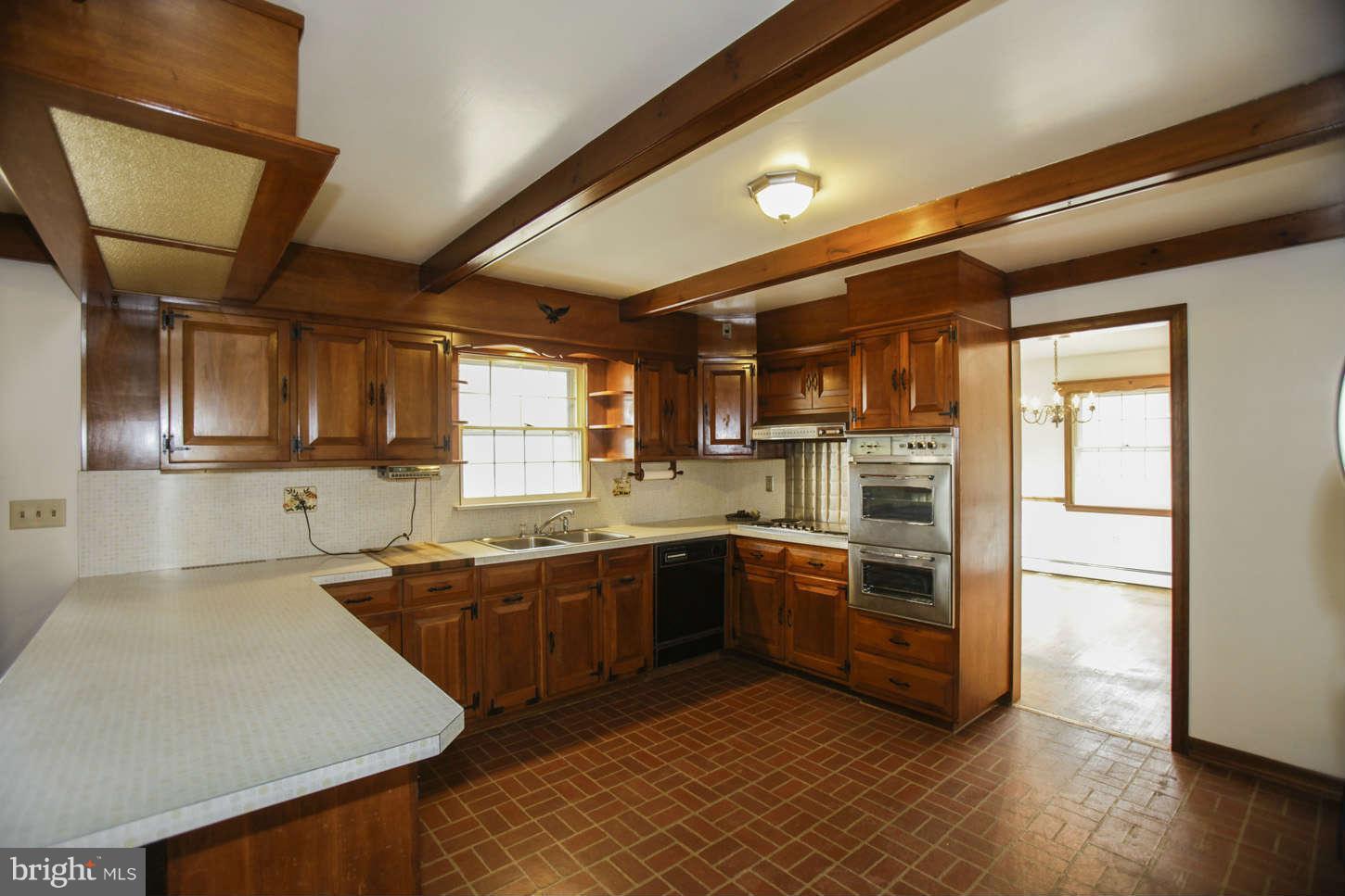 5257 Wentz Road Manchester, MD 21102 - Photo 8 of 23 Kitchen