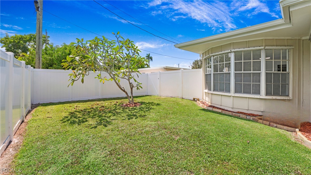 2963 Holly Road Fort Myers, FL 33901 - Photo 20 of 22