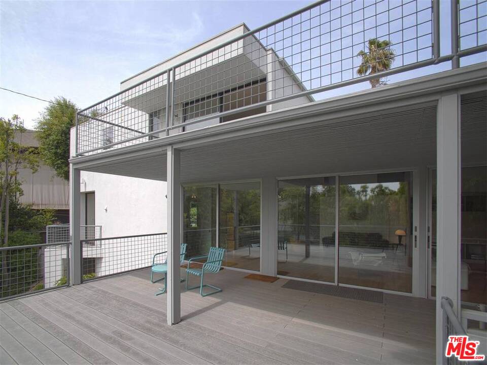 577 North Greencraig Road Los Angeles, CA 90049 - Photo 21 of 26 Gallery Image 21