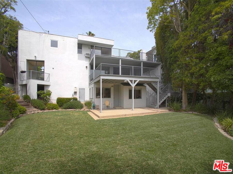577 North Greencraig Road Los Angeles, CA 90049 - Photo 22 of 26 Gallery Image 22