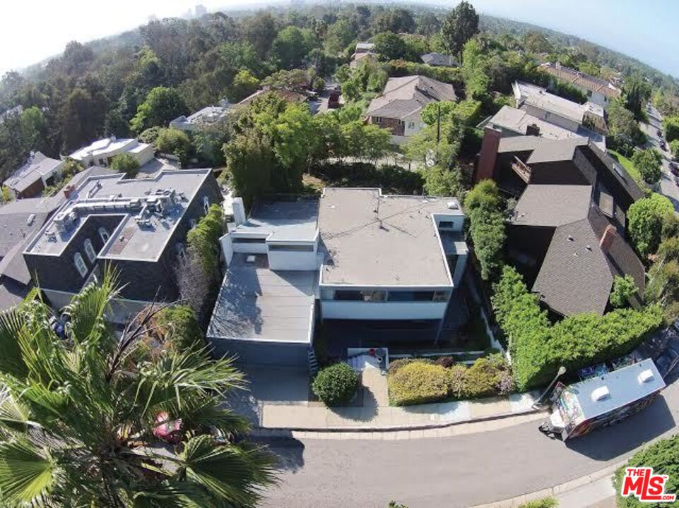 577 North Greencraig Road Los Angeles, CA 90049 - Photo 24 of 26 Gallery Image 24