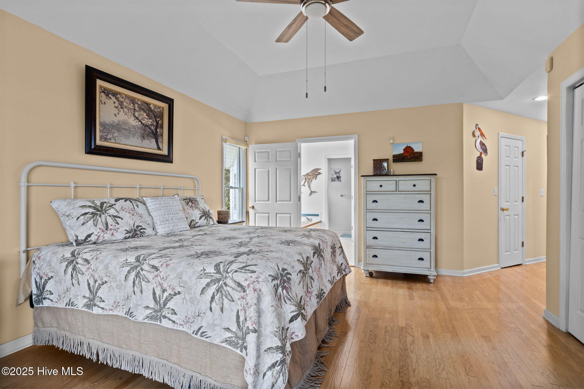 413 Pelican Harbor Road Beaufort, NC 28516 - Photo 19 of 25 Primary Suite