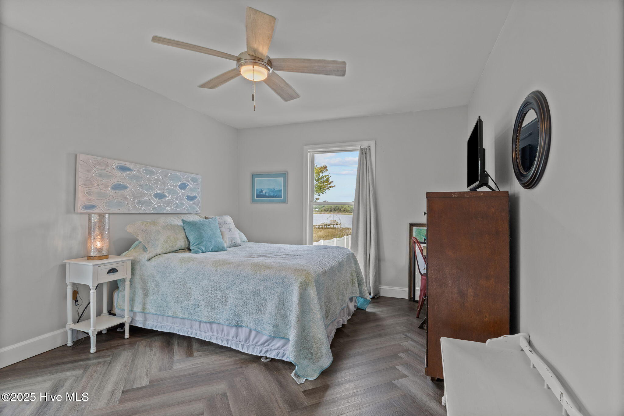 413 Pelican Harbor Road Beaufort, NC 28516 - Photo 21 of 25 Bedroom 2