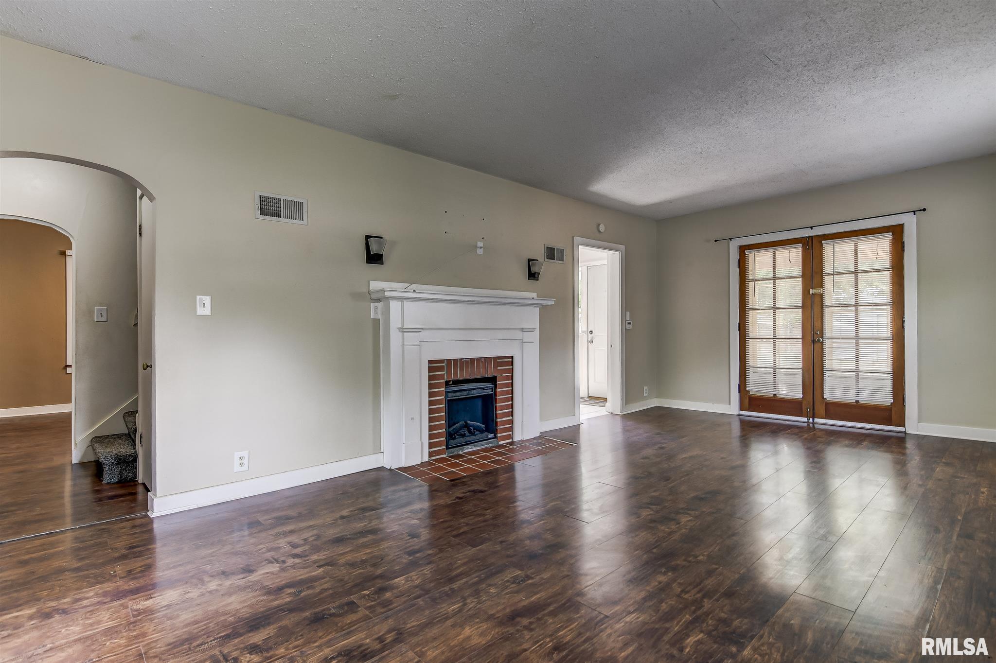 2101 South 5th Street Springfield, IL 62703 - Photo 3 of 20