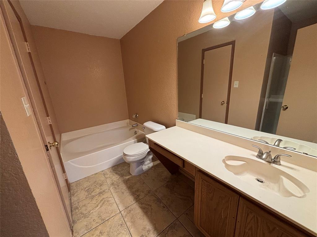 9444 Lipton Lane Dallas, TX 75217 - Photo 15 of 20