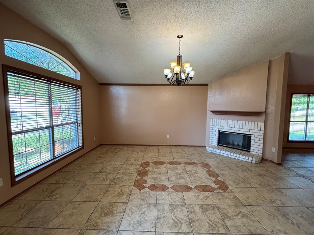 9444 Lipton Lane Dallas, TX 75217 - Photo 5 of 20