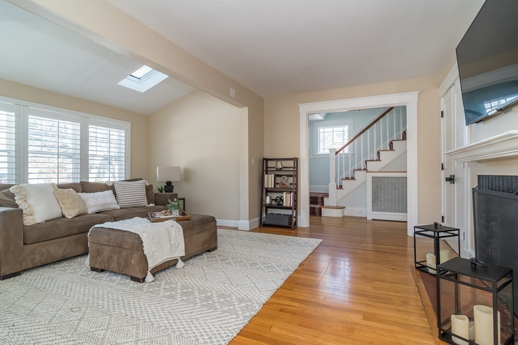 24 Durant Road Wellesley, MA 02482 - Photo 5 of 25