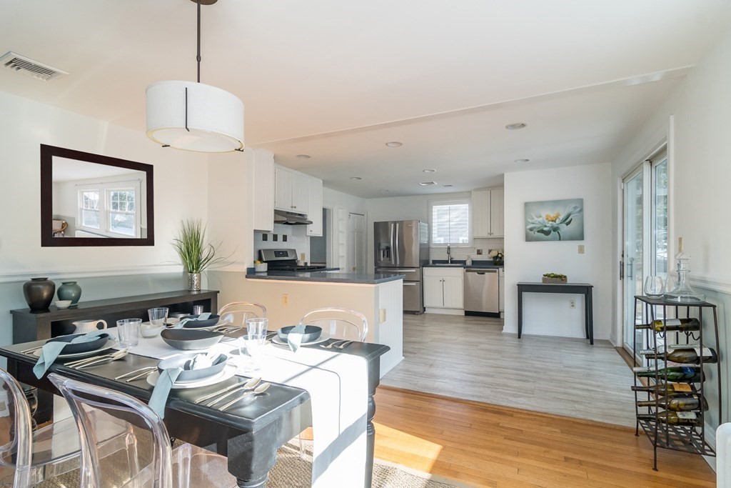 24 Durant Road Wellesley, MA 02482 - Photo 7 of 25