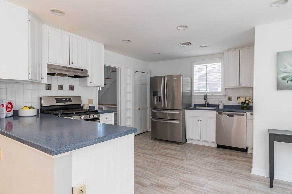 24 Durant Road Wellesley, MA 02482 - Photo 10 of 25