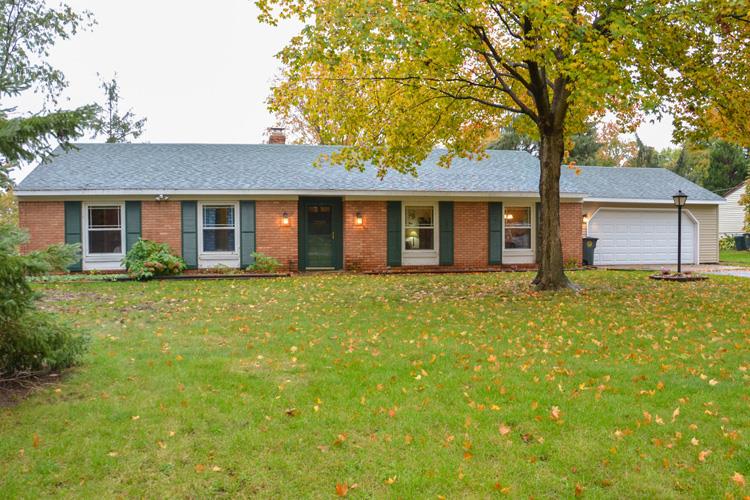 5526 Raleigh Drive South Bend, IN 46614 - Photo 1 of 19