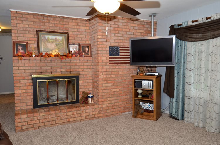 5526 Raleigh Drive South Bend, IN 46614 - Photo 2 of 19