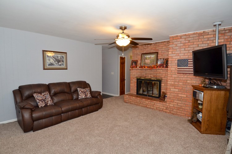 5526 Raleigh Drive South Bend, IN 46614 - Photo 5 of 19