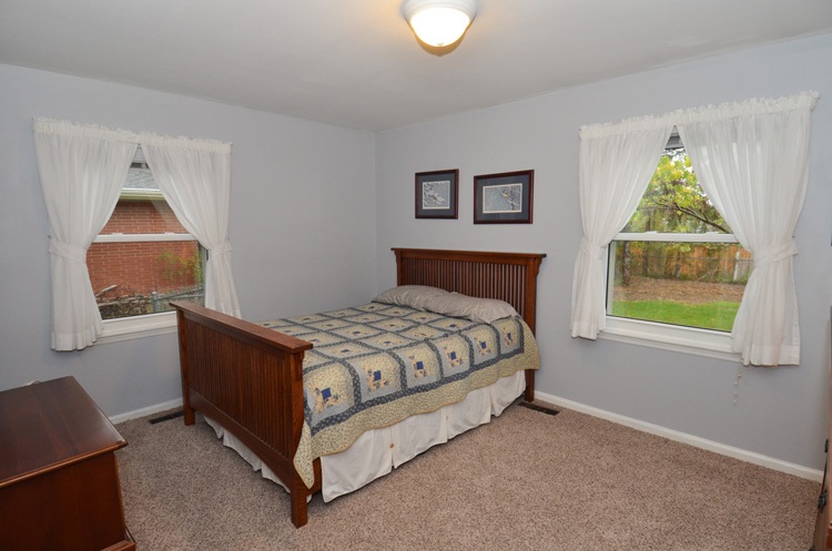 5526 Raleigh Drive South Bend, IN 46614 - Photo 6 of 19