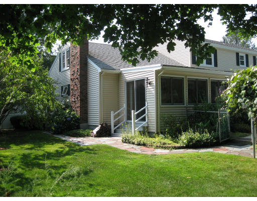 55 Haystack Road Reading, MA 01867 - Photo 2 of 27