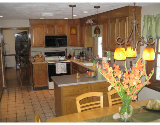 55 Haystack Road Reading, MA 01867 - Photo 9 of 27
