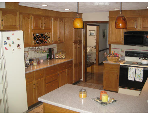 55 Haystack Road Reading, MA 01867 - Photo 10 of 27